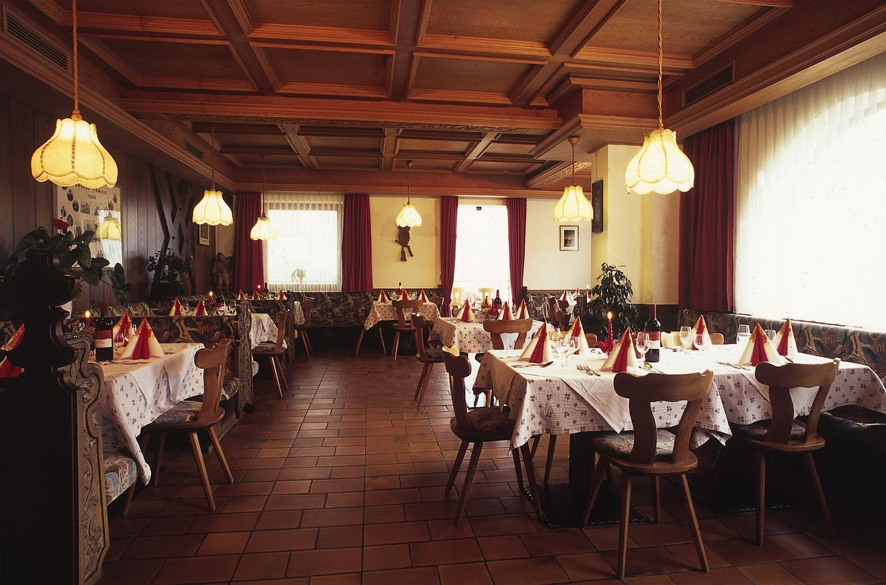 Gasthaus Zum Weissen Kreuz Lazfons Exterior photo