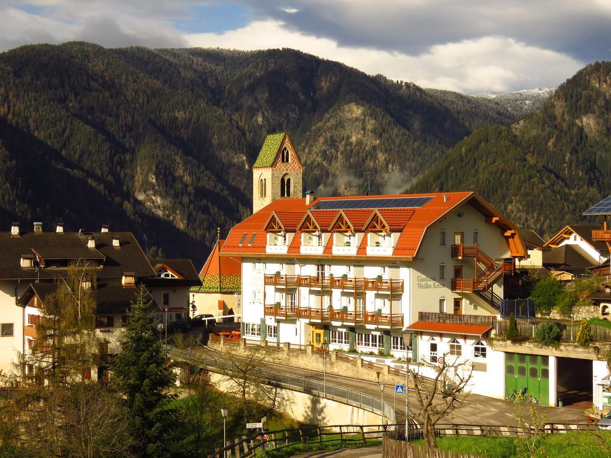 Gasthaus Zum Weissen Kreuz Lazfons Exterior photo