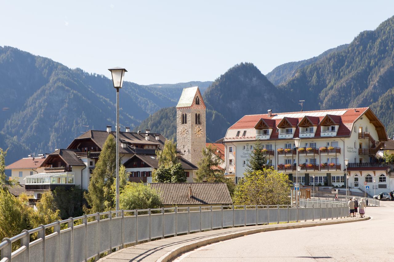 Gasthaus Zum Weissen Kreuz Lazfons Exterior photo